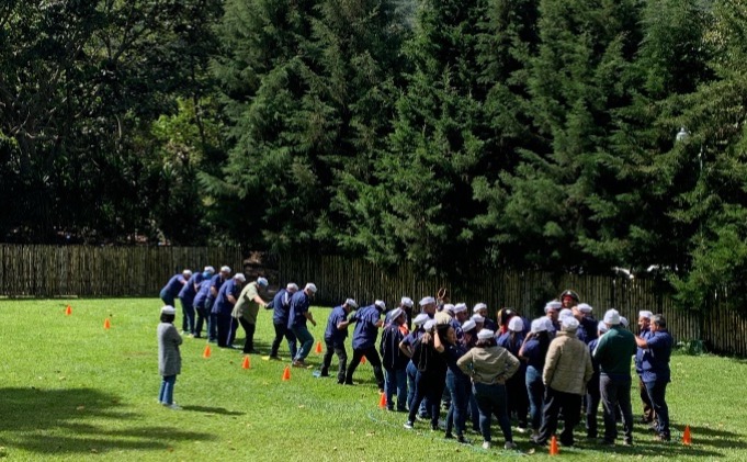 Conecta y crece con tu equipo en un entorno único en el volcán de San Salvador